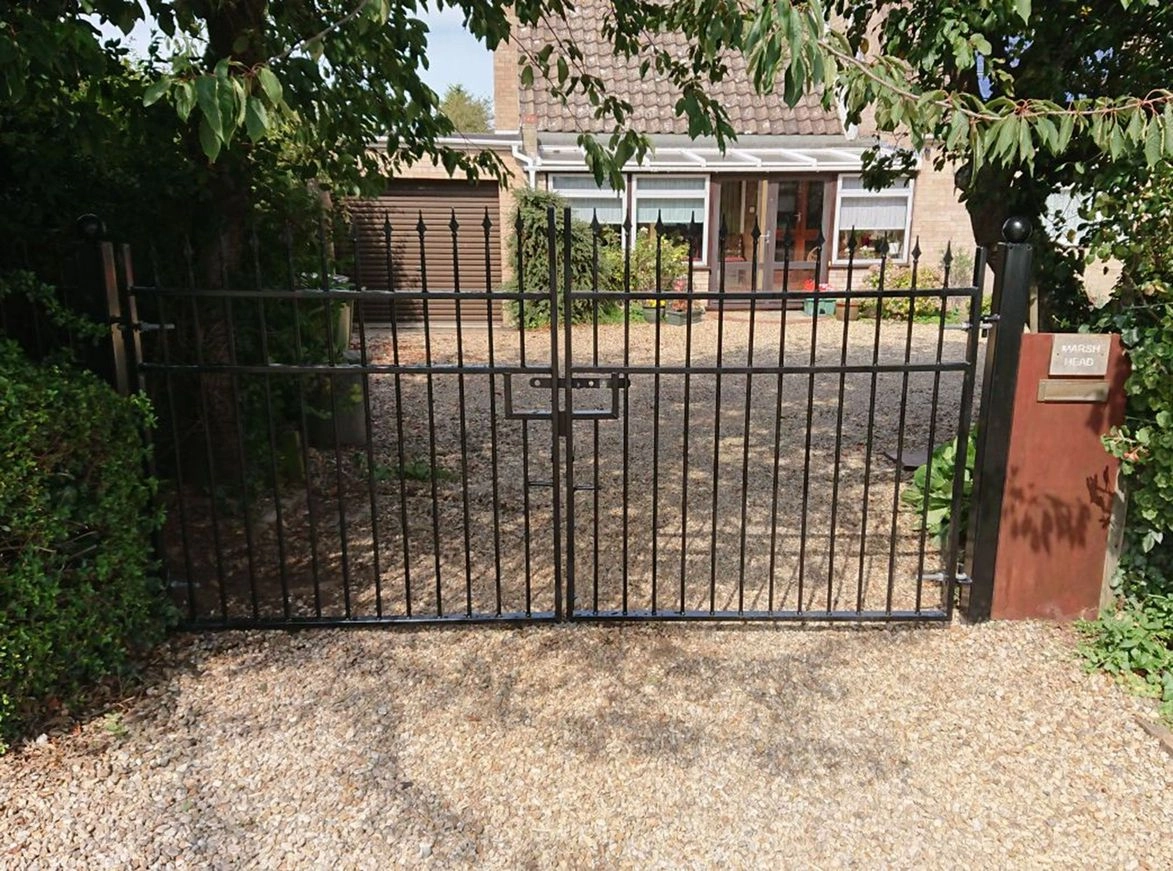 Metal Gate