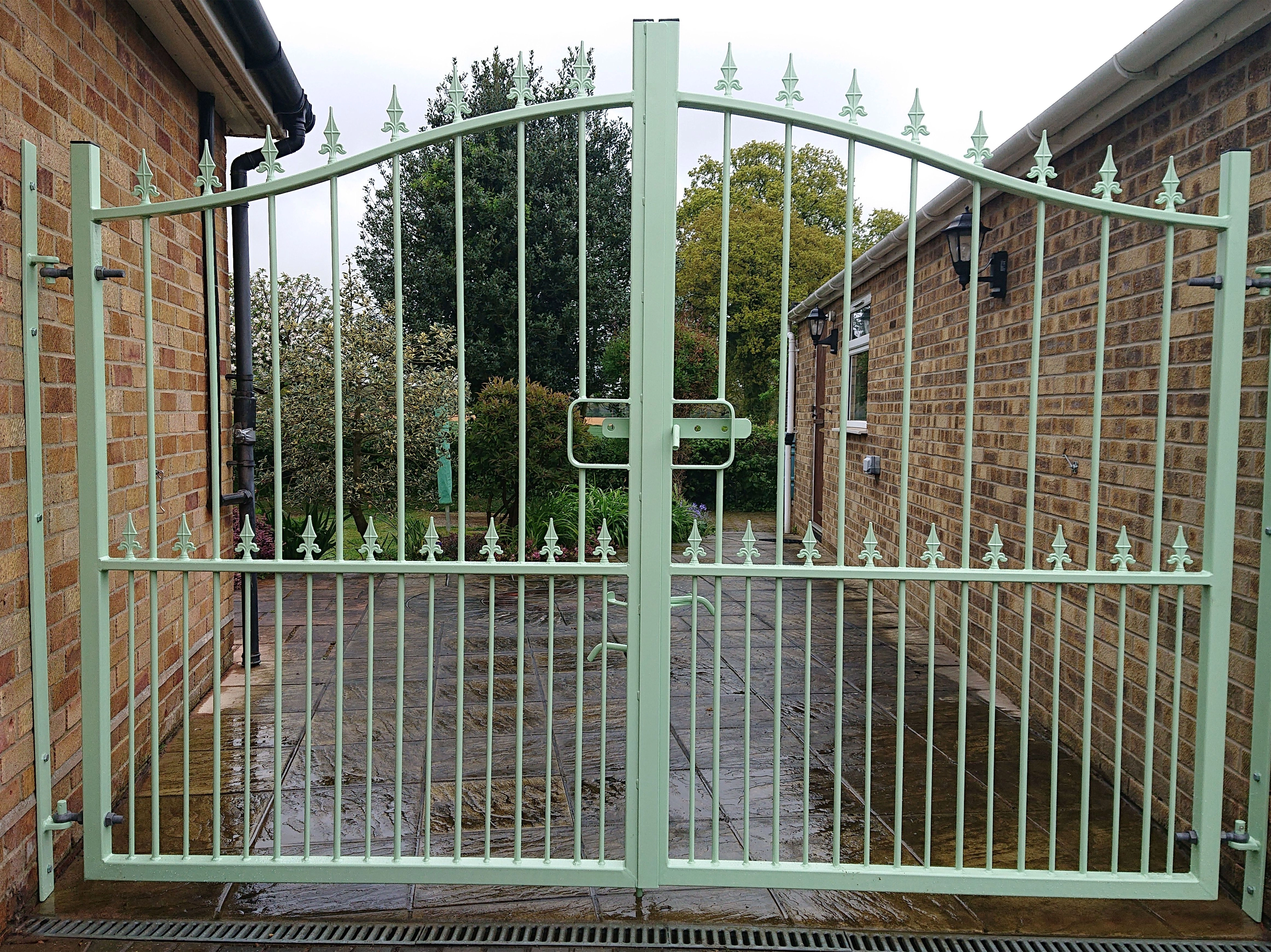 Metal Gate