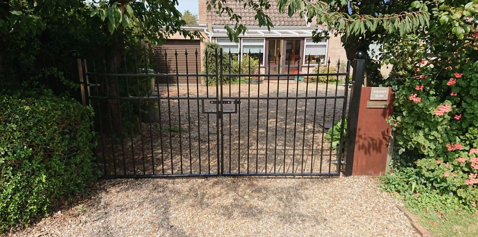 Metal Gate